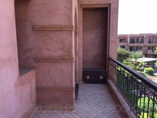 Appartement -dernier étage -Targa-jardin-piscine