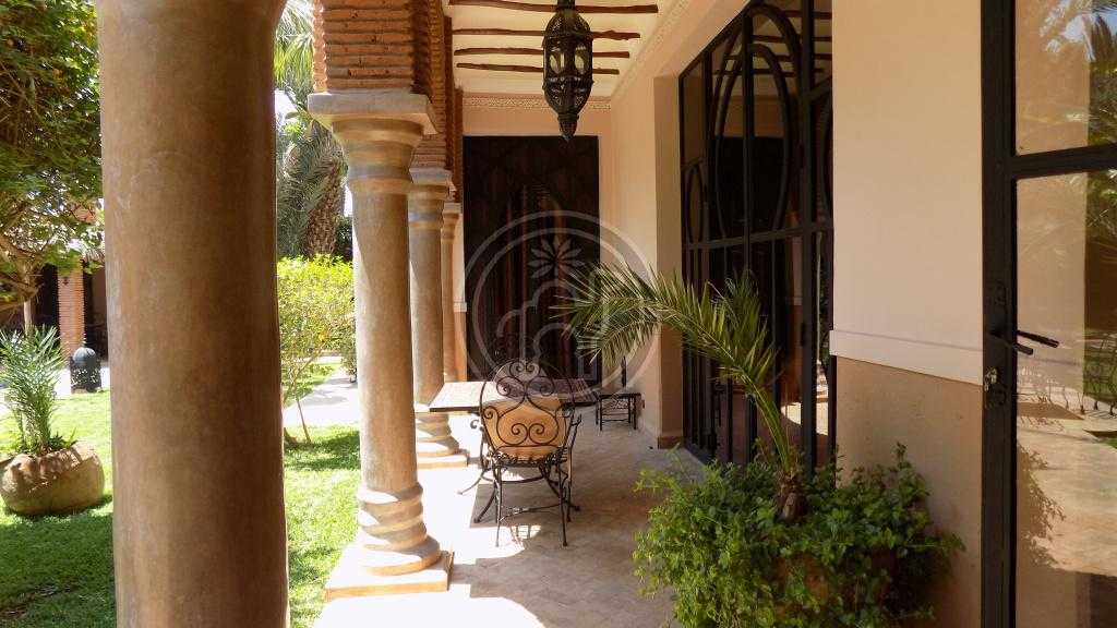 Exceptionnelle villa avec piscine-10 chambres