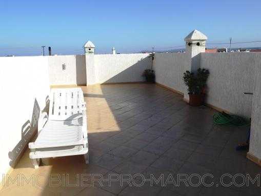 RARE: Appartement TERRASSE meublé dans un quartier calme