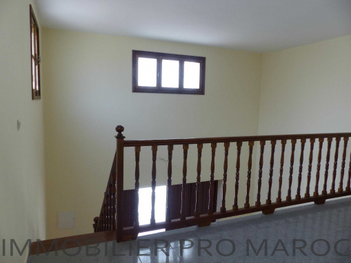 Garage ou boutique avec mezzanine