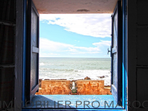 Hotel de 17 chambres face à la mer