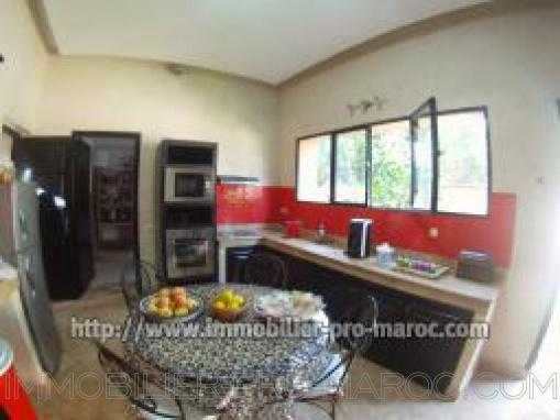 Villa Amelkis face Golf