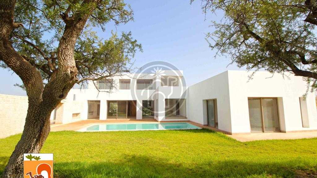 ViILLA contemporaine neuve avec piscine à 15 Kms d'Essaouira