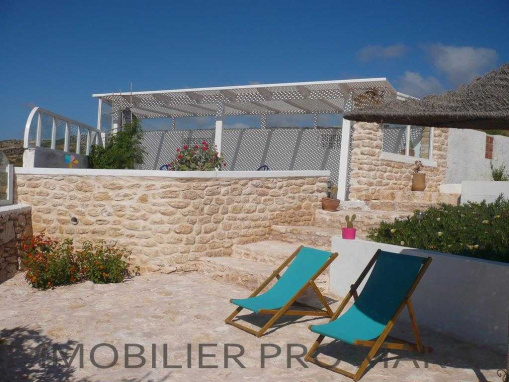 BELLE MAISON MEUBLÉ PISCINE VUE SUR MER