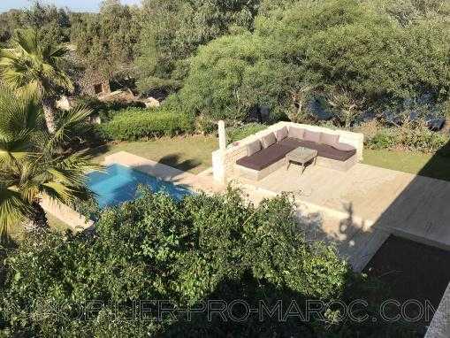 villa contemporaine , avec piscine, sans vis à vis, sur le Gorf de Mogador