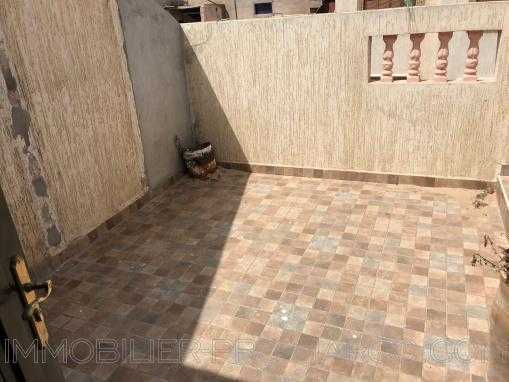 BEL APPARTEMENT AVEC TERRASSE ATTENANTE