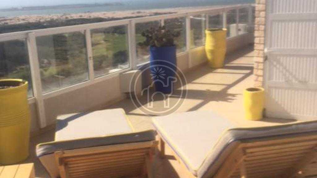 Immeuble de 3 appartements avec une vue panoramique sur mer & golf à diabat