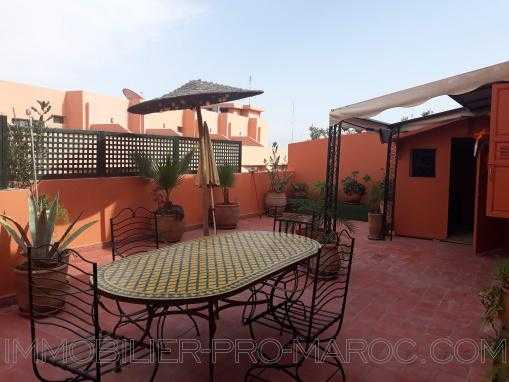 Appartement de 100m2 avec terrasse de 80m2 de plain pied au 5eme etage