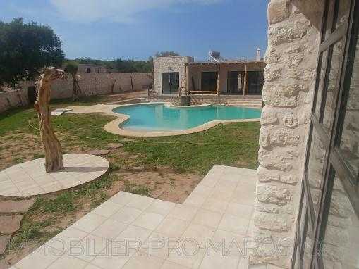VILLA NEUVE, entièrement meublée, avec piscine, à 12 kms d'Essaouira