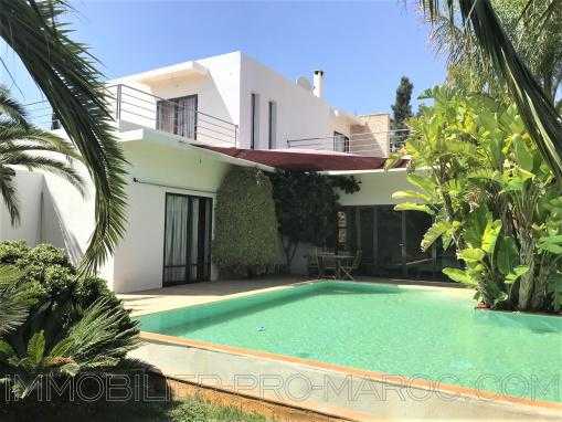 Sublime propriété de 4 chambres avec piscine