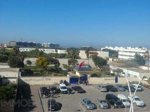 Appartement 3éme étage, petite vue sur mer, meublé
