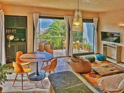 Unique Appartement meublé, avec cheminée, à 2 pas de la plage