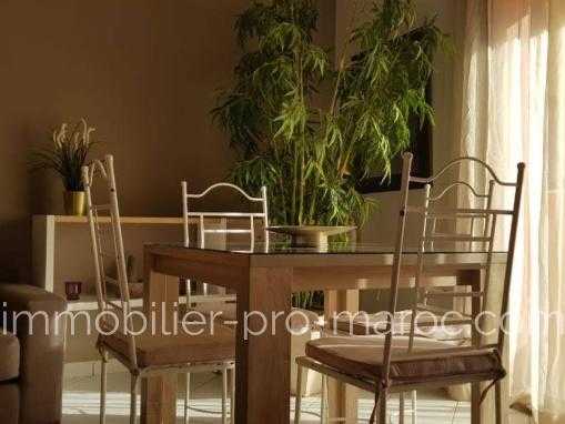 Top F2 proche jardin Harti