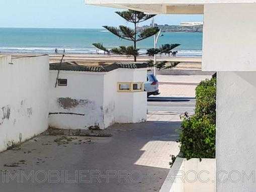 Bel appartement dans une résidence de standing , en bordure de la plage