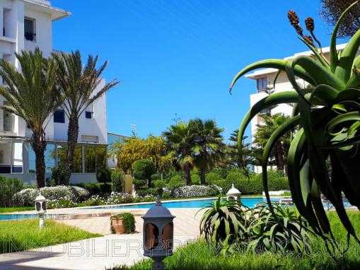 Bel appartement dans une résidence de standing , en bordure de la plage