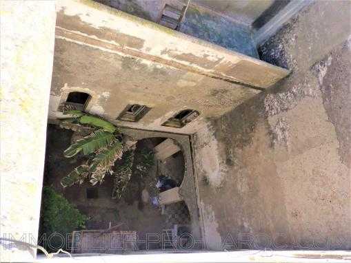 Spacieux Riad à rénover dans la médina