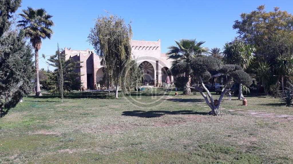 Villa d\'Hôtes aux portes de la ville.