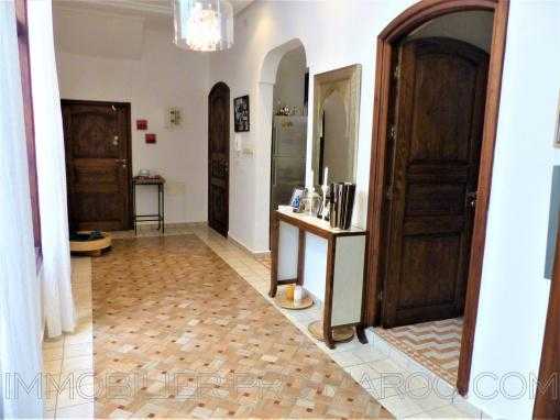 Spacieux appartement RDC dans quartier résidentiel