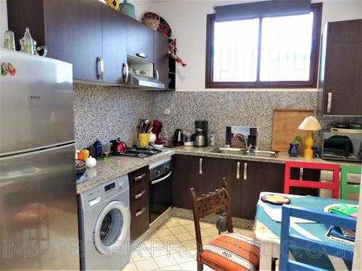Spacieux appartement RDC dans quartier résidentiel
