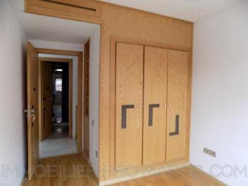 Pied a terre dans residence ultra chic.