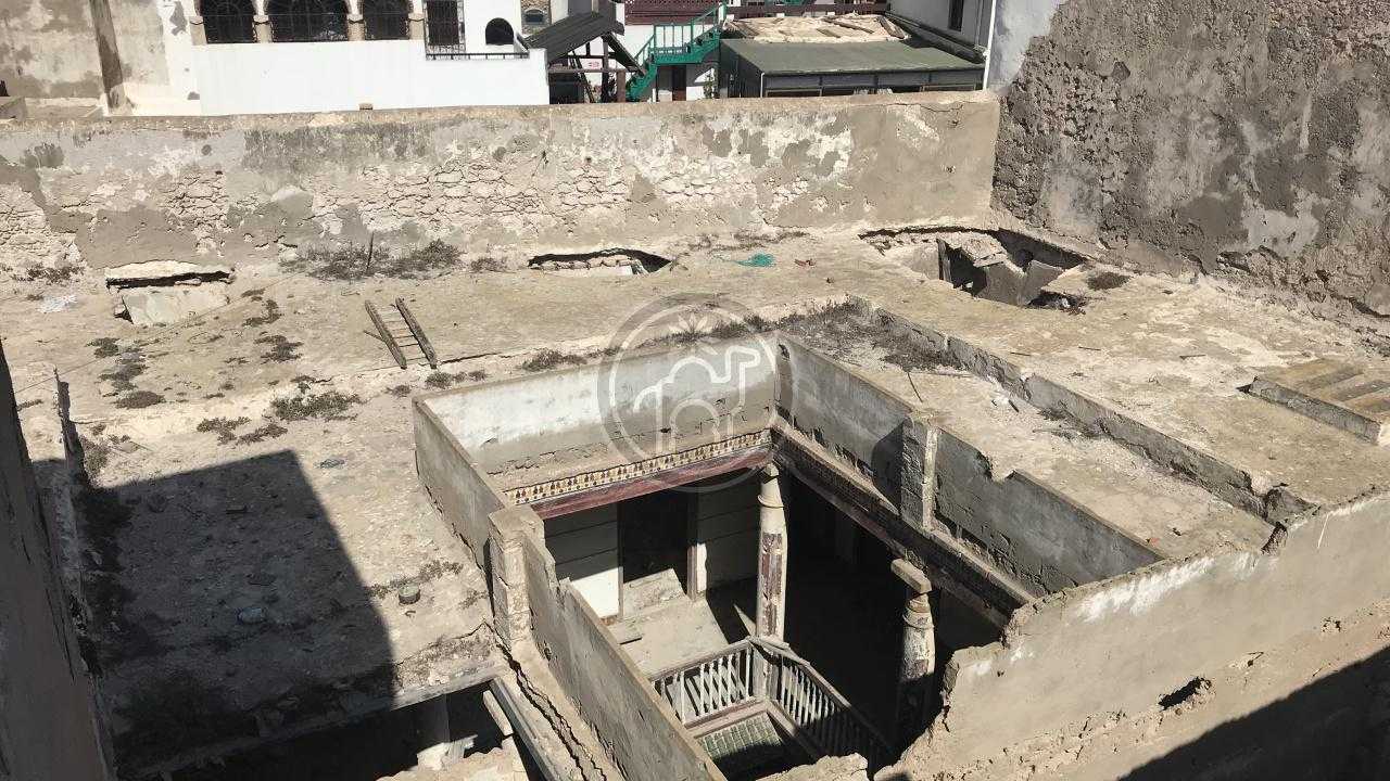 Riad à rénover avec terrasse