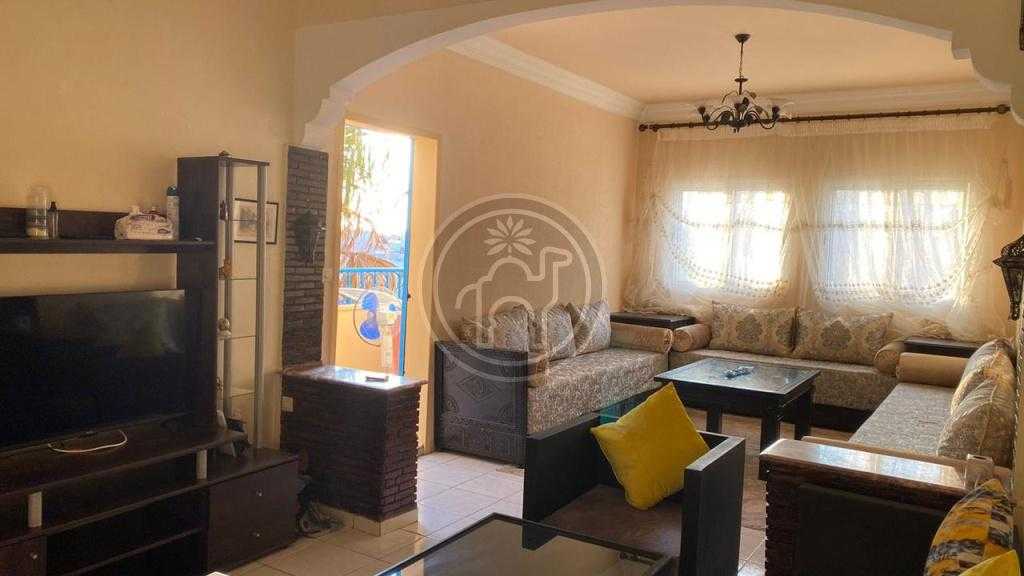 Bel Appartement 2e étage, sans vis à vis, meublé, avec 2 balcons