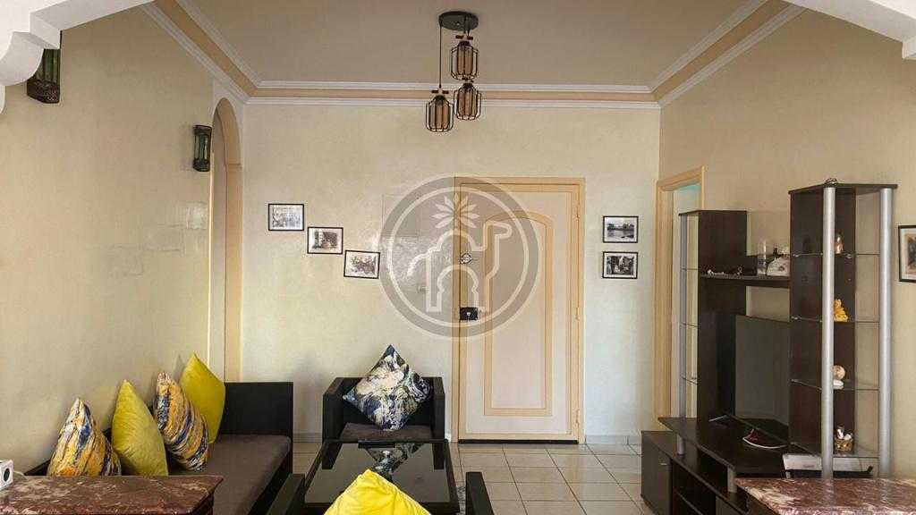 Bel Appartement 2e étage, sans vis à vis, meublé, avec 2 balcons