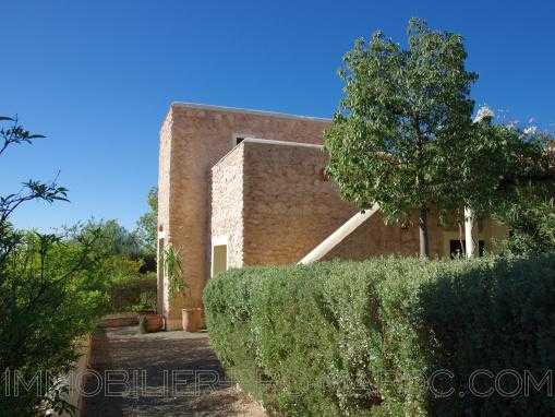 Villa 2 chambres et 1 suite.