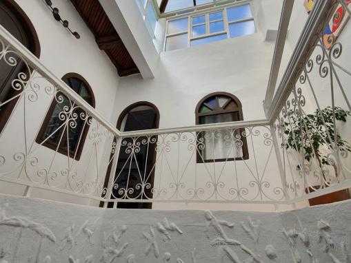 Joli riad trois chambres.