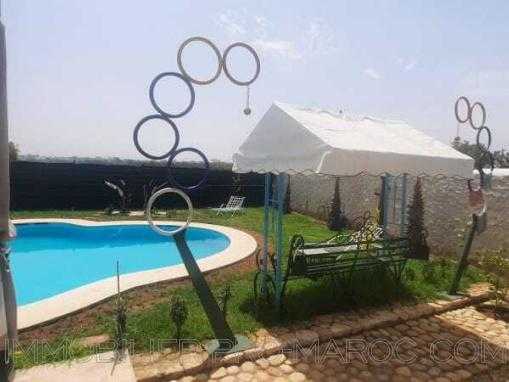 Jolie maison de campagne, meublée avec piscine