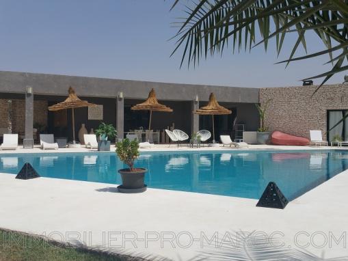 Villa contemporaine et dépendance, 6 chambres, piscine.