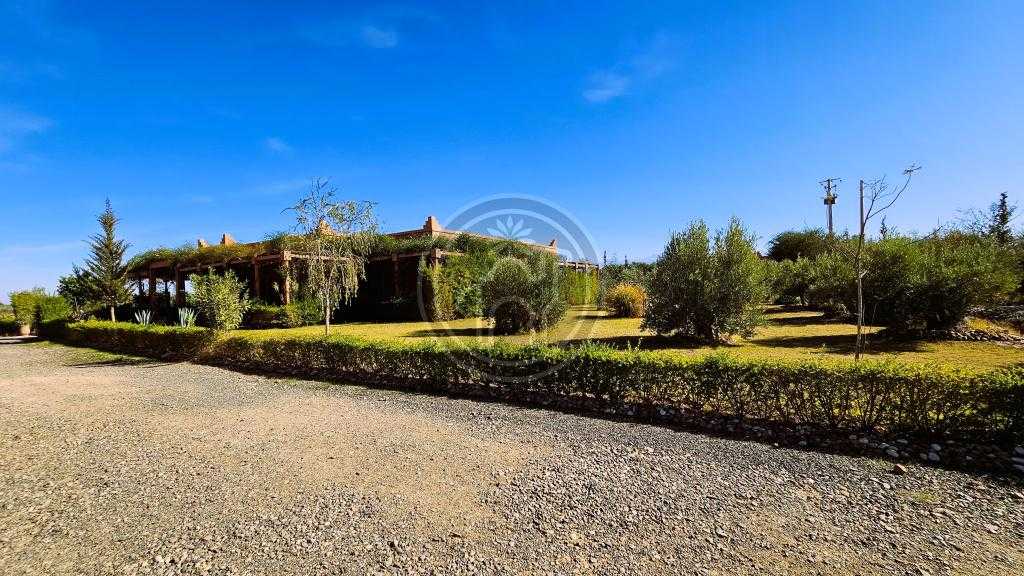 Propriete sur 2.4  hectare 