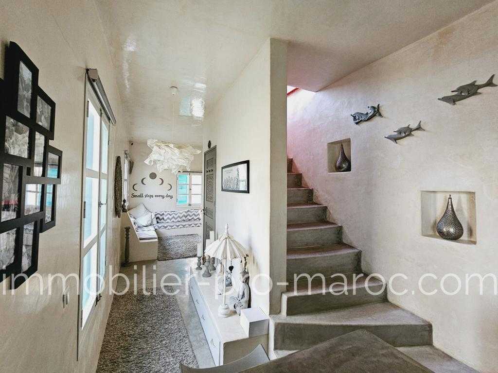 Riad Avantages Coup de coeur pour cette maison de médina, déco, entretien, situation et vue mer, très belle opportunité.