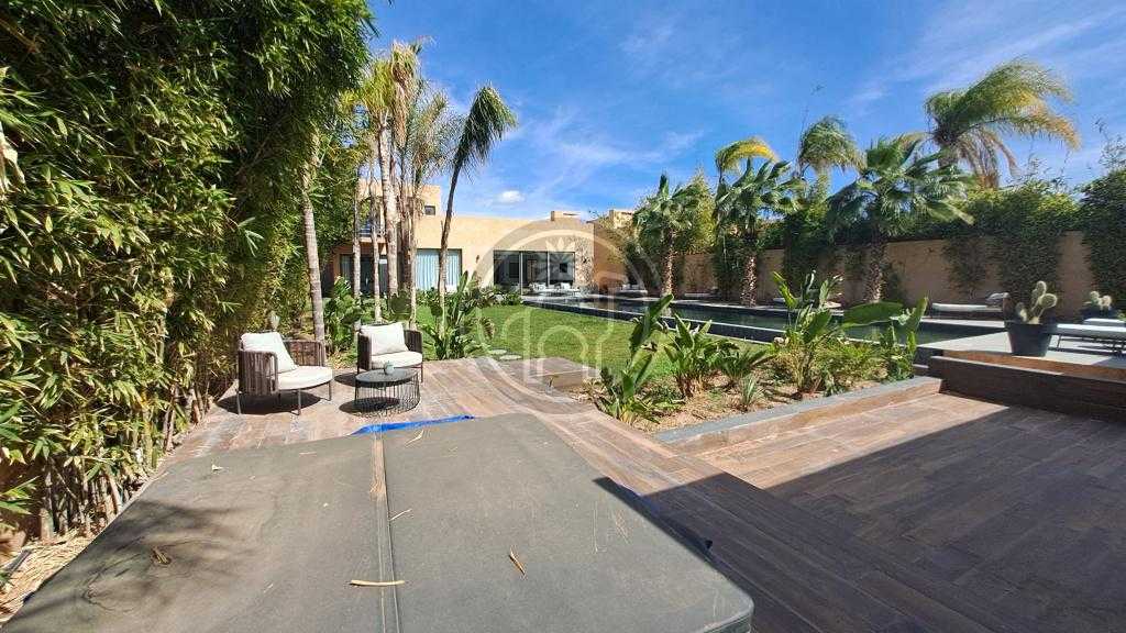 Villa dans domaine privatif
