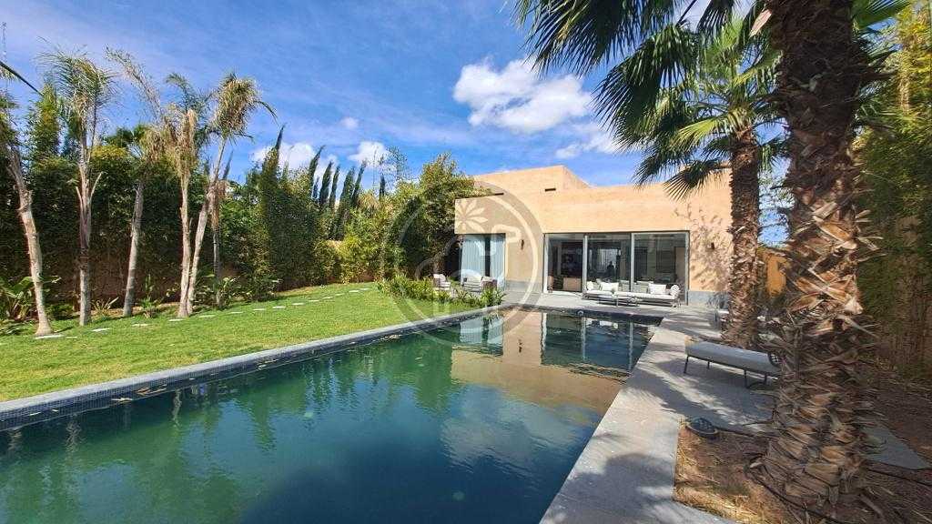 Villa dans domaine privatif