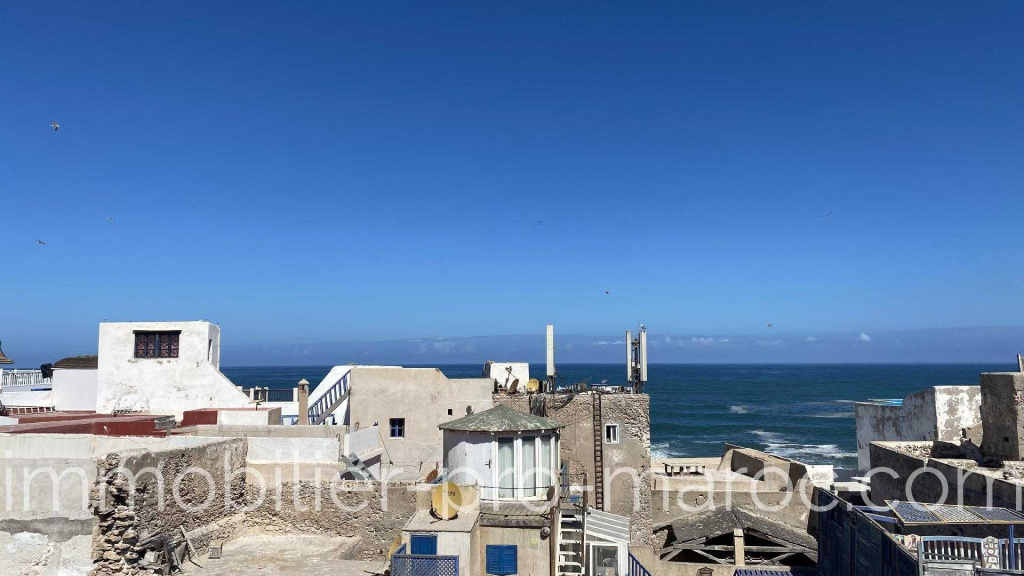 Somptueux riad vue mer, 6 chambres avec classement en maison d\'hotes .