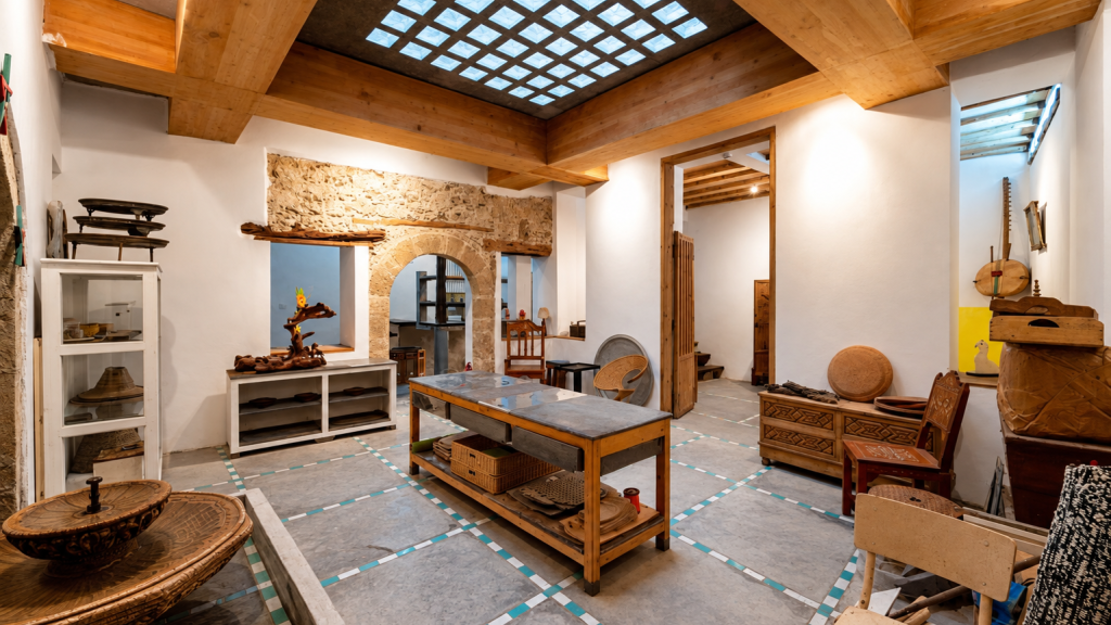 Somptueux riad vue mer, 6 chambres avec classement en maison d\'hotes .