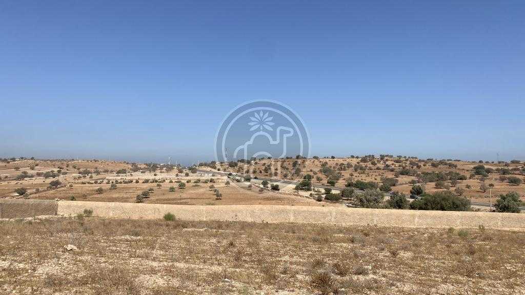 Maison de campagne, 2chambres, titrée.