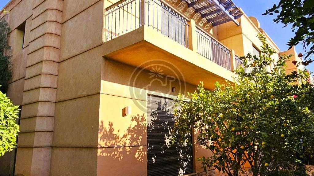 Belle villa familiale dans une résidence calme et avec sa piscine privée.