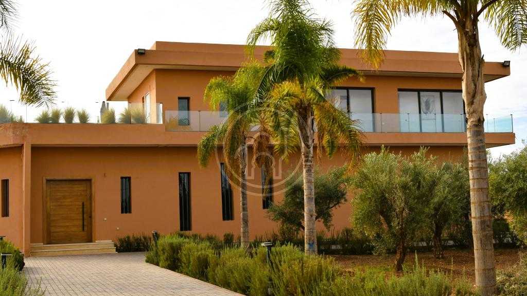 Tres belle villa d\'architecte a la campagne.