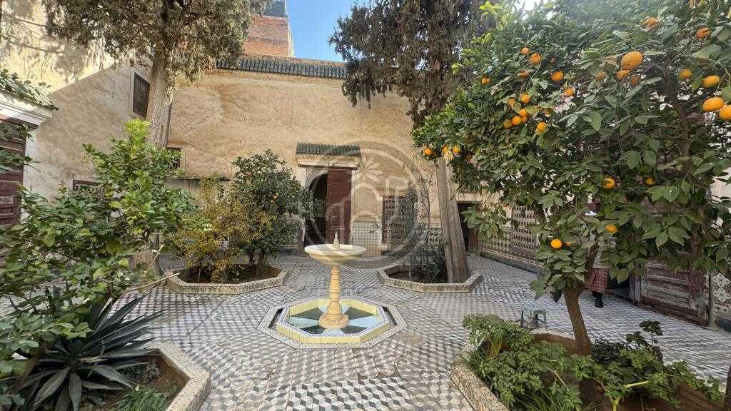 Riad traditionnel titré à restaurer Médersa Ben Youssef