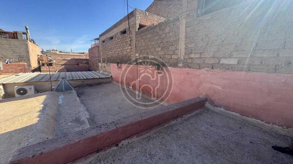 Maison à détruire pour terrain 234 m2 titré à Bab Taghzout 