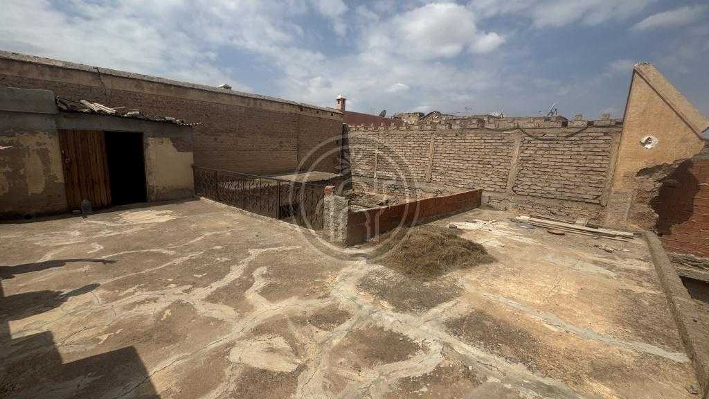 Riad titré à rénover 5 mn de Dar Yaccout