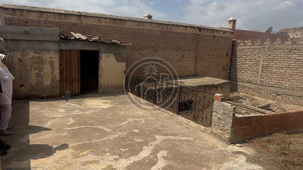 Riad titré à rénover 5 mn de Dar Yaccout