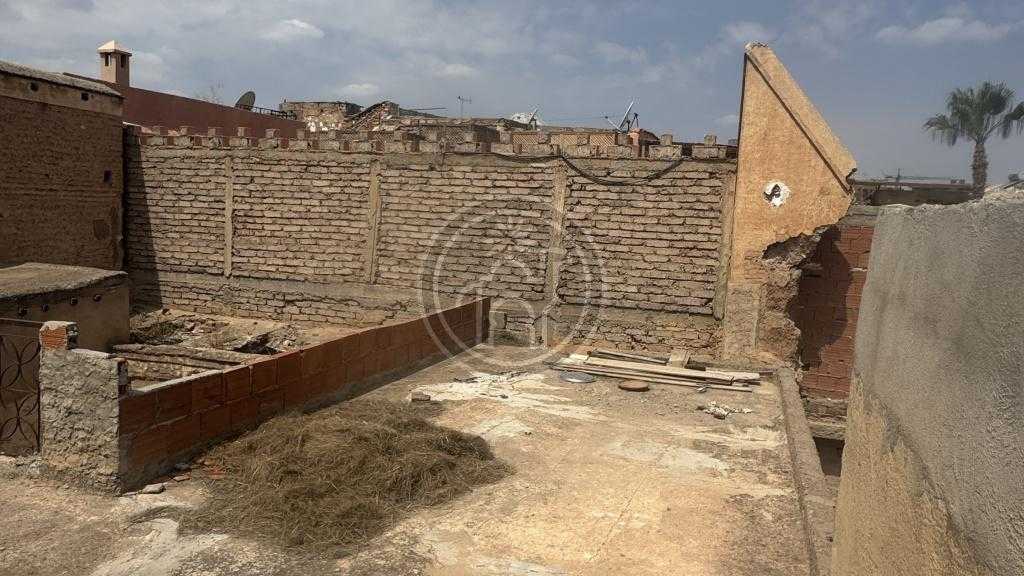 Riad titré à rénover 5 mn de Dar Yaccout