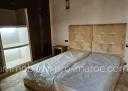 Riad Avantages Rénovation qui date d\'environ 4/5 ans mais jamais ni habité ni exploité <p>
Top emplacement quartier Derb Chtouka à la Kasbah <p>
Ascenseur <p>
Très grandes suites <p>
Possibilité d\'ajout de chambres <p>
Titré <p>
