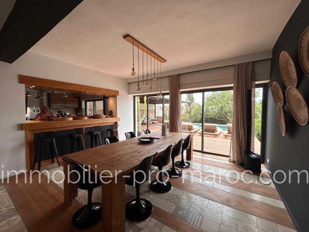 Villa Surface du Terrain 1 347 m²