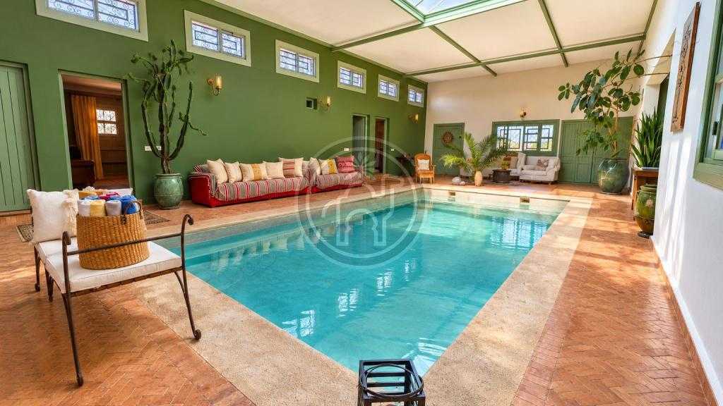 Magnifique villa 6 chambres , 2 piscines. 