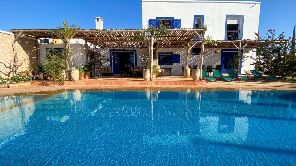 Magnifique villa 6 chambres , 2 piscines. 