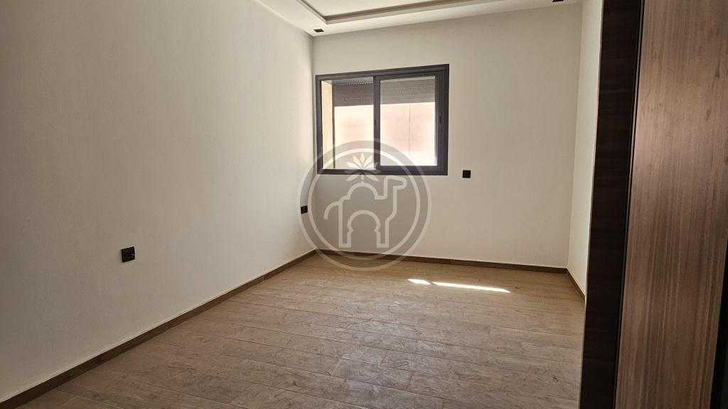 Appartement moderne avec piscine 